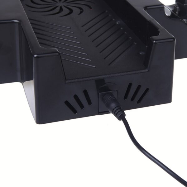 Soporte de Refrigeracion y Carga Doble de Controles Iron Para Xbox One